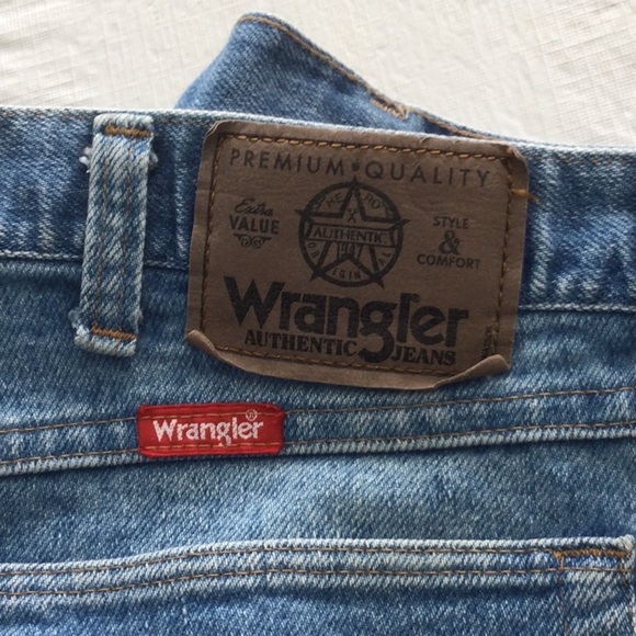 Wrangler Blue Relaxed Fit Jeans.  #513 - Picture 4 of 7